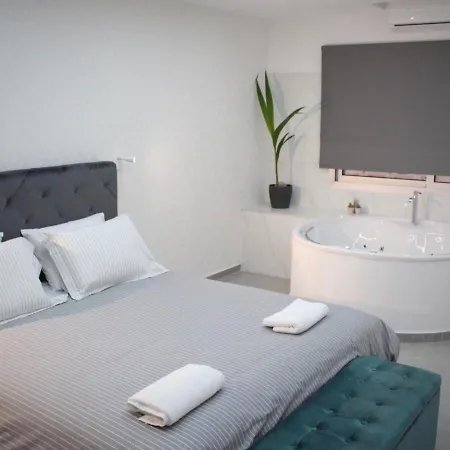 Purple Orange Luxury Suites 公寓 *
