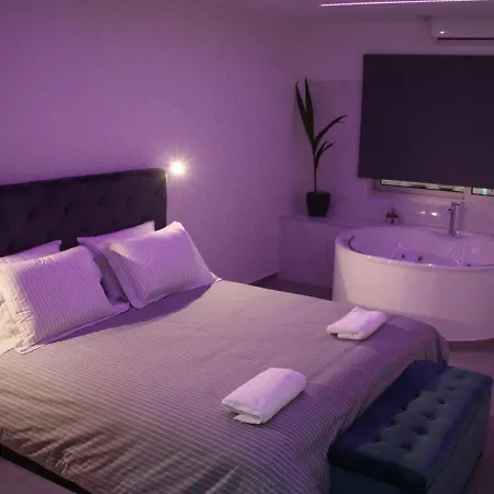 公寓 Purple Orange Luxury Suites *