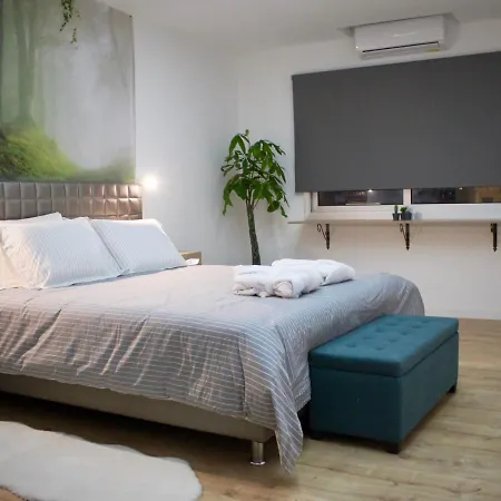 Purple Orange Luxury Suites * 尼科西亚